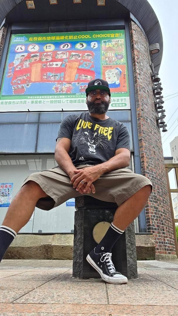 "Live Free Tee" (Oversized fit/Black) The Drapery